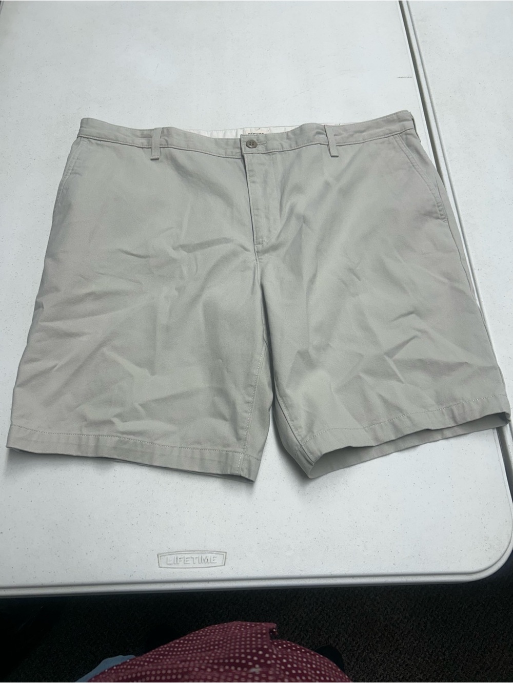 Dockers Sz. 42 Men’s Flat Front Shorts in Light Tan - Everyday Comfort